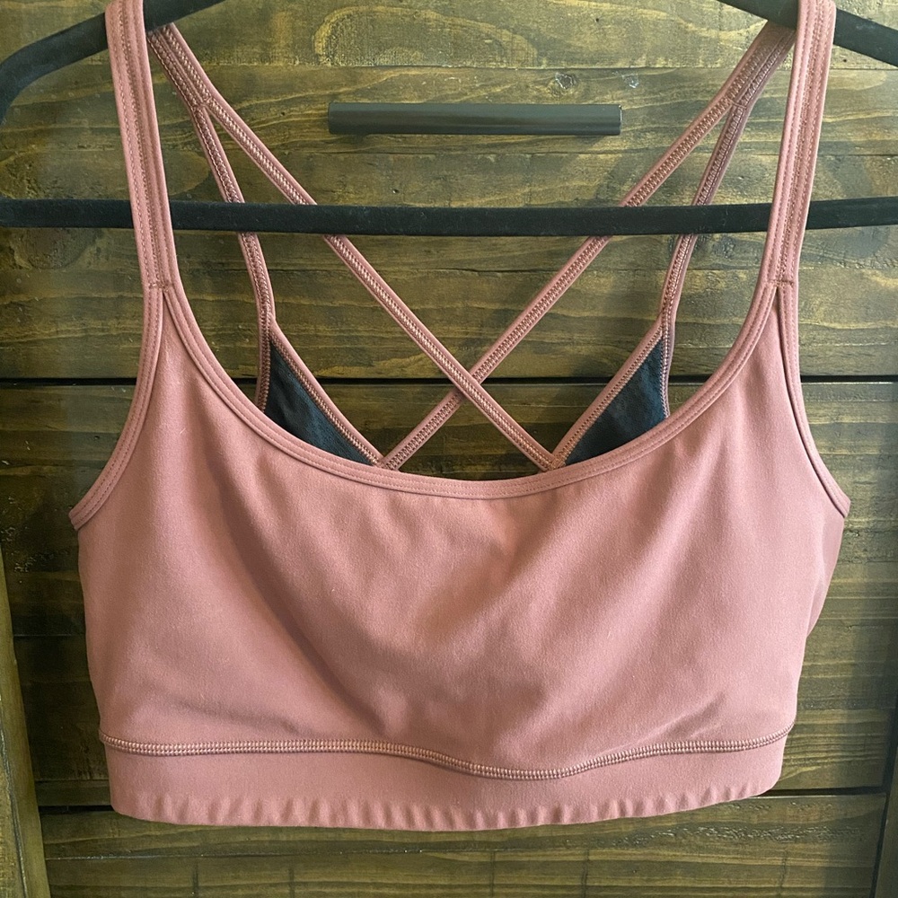 NWOT Vuori “All the Feels” Sports bra